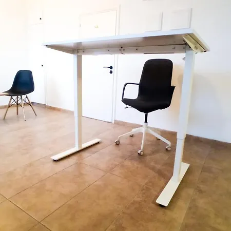 Luxury Private -sea View, Gym- 5 Min From Beach! - Private In Shared Lárnaka