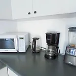 Luxury Private -sea View, Gym- 5 Min From Beach! - Private In Shared Kwatera prywatna