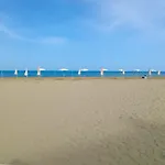 Luxury Private -sea View, Gym- 5 Min From Beach! - Private In Shared Kwatera prywatna