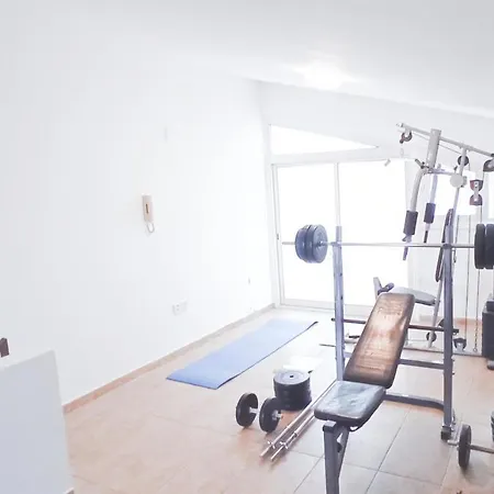 Quarto em Acomodações Particulares Luxury Private -sea View, Gym- 5 Min From Beach! - Private In Shared Larnaca