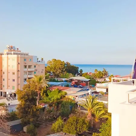 Luxury Private -sea View, Gym- 5 Min From Beach! - Private In Shared Lárnaka