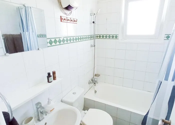 Luxury Private -sea View, Gym- 5 Min From Beach! - Private In Shared * Lárnaca