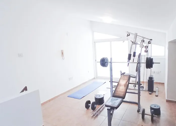Privatunterkunft Luxury Private -sea View, Gym- 5 Min From Beach! - Private In Shared Larnaka