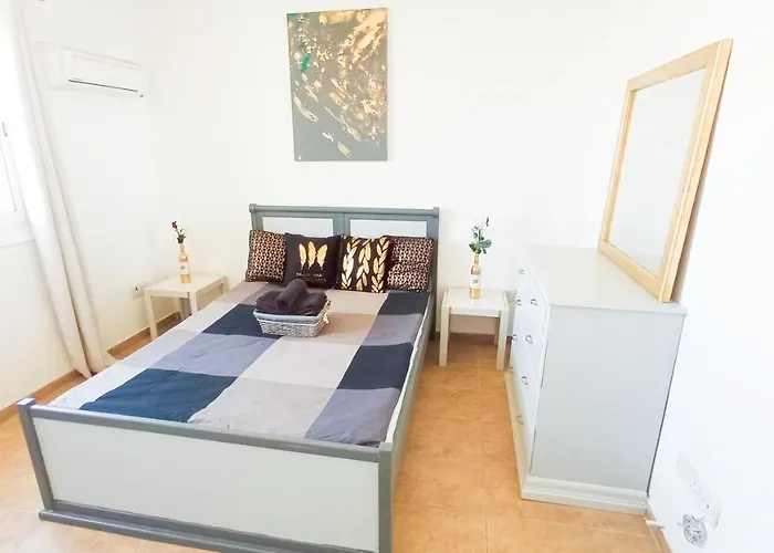 Luxury Private -sea View, Gym- 5 Min From Beach! - Private In Shared Lárnaca