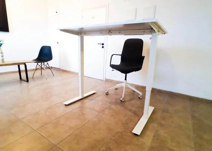 Luxury Private -sea View, Gym- 5 Min From Beach! - Private In Shared Lárnaca